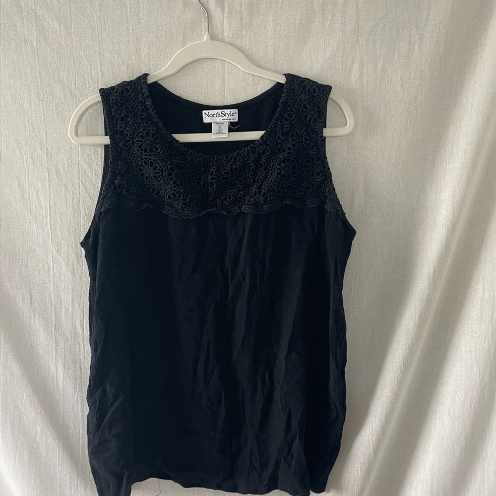 NorthStyle Elegant Black Tank Top with Lace Detail